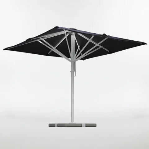 Parasoll med central stolpe Premium restorani på terrassen