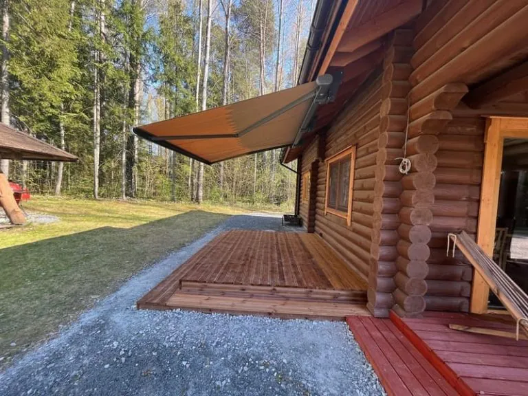 Varför välja en motoriserad terrassmarkis till ditt sommarhus eller din terrass hemma?