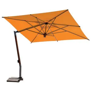 Orange hängparasoll med sidoställning och betongfot