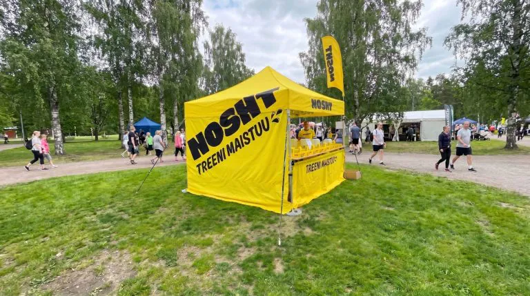 3 Anledningar till att ett 3x3m Snabbtält är perfekt för mässor, marknader ochevenemang