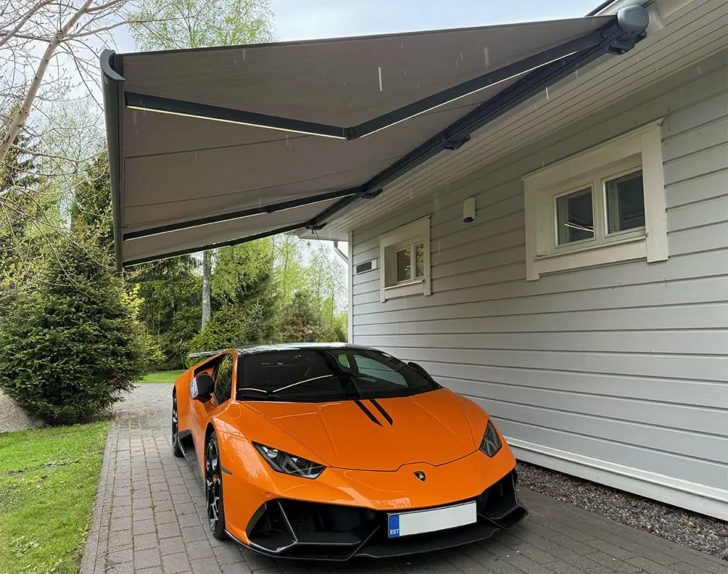 lamborghini och terrassmarkis